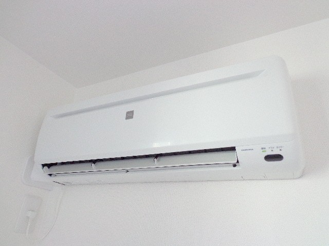 その他設備　夏もカラッと快適♪エアコン付きです！