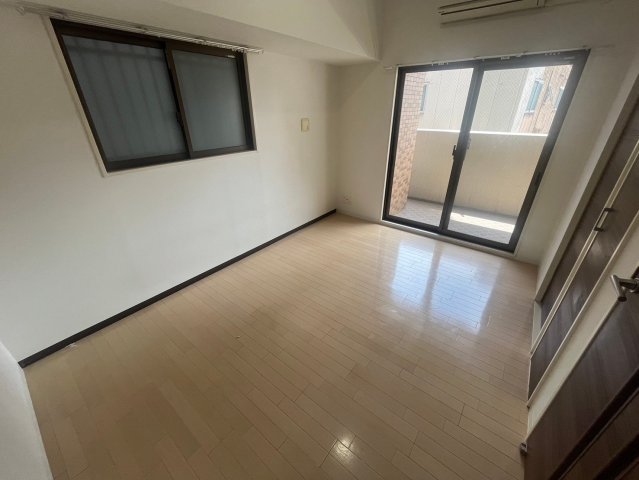 LUXE難波EASTの居間写真