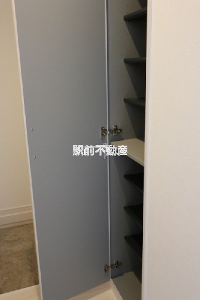 Regalest femaの玄関写真