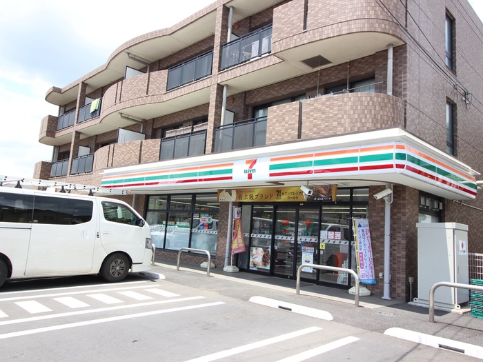 コンビニ　セブンイレブン（コンビニ）まで140m