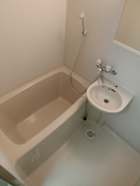 バス・シャワールーム　トイレとお風呂のセパレートは妥協できないですよね。