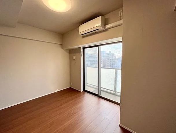 居室・リビング　※同建物内の別部屋参考写真です