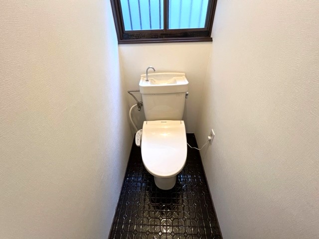 寺内一丁目貸家のトイレ写真
