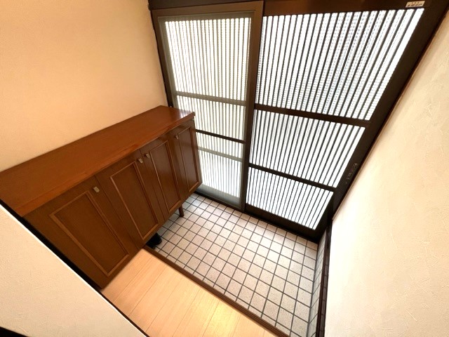 寺内一丁目貸家の玄関写真