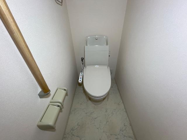 トイレ　シャワー付トイレ