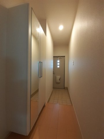 玄関　明るい玄関です