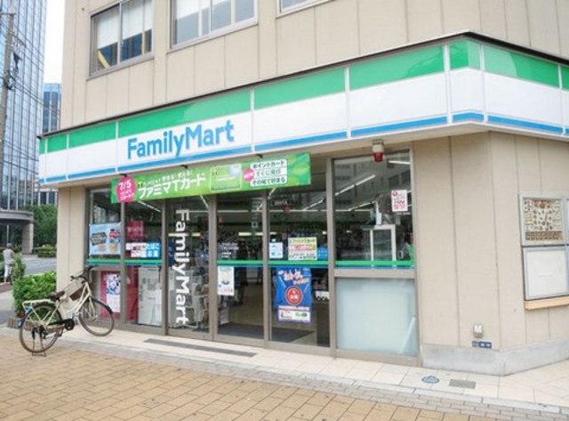 コンビニ　ファミリーマート大森海岸駅東店（コンビニ）まで389m