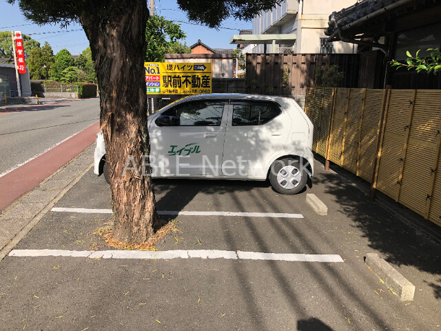 【堤ハイツの駐車場】