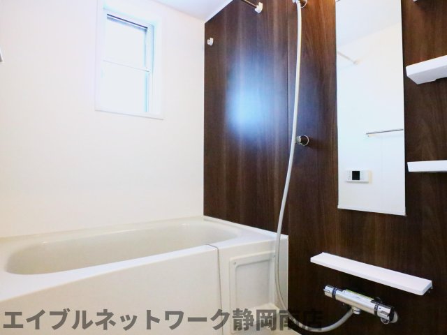 バス・シャワールーム　日々の暮らしに欠かせないお風呂です