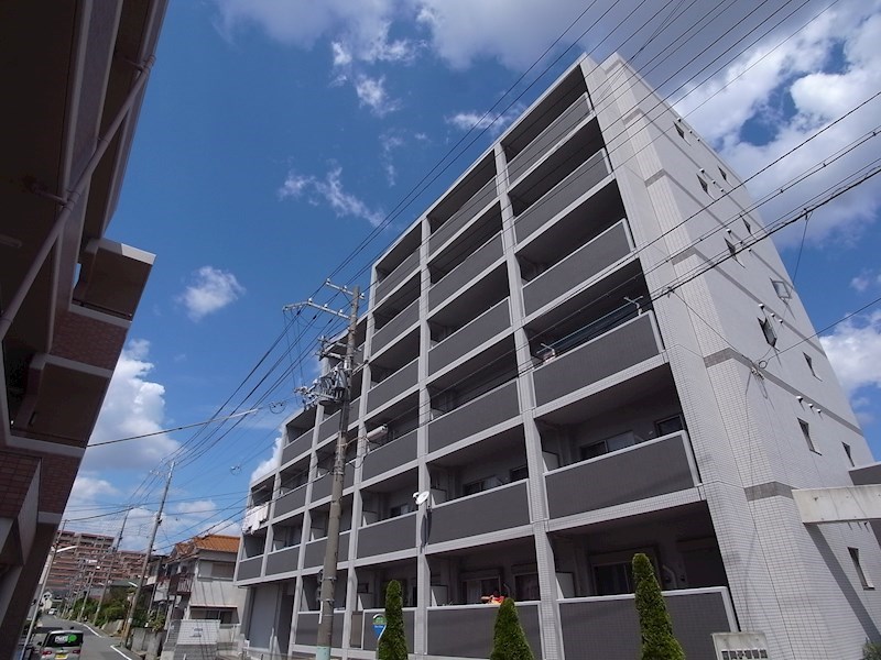神戸市垂水区西舞子のマンションの建物外観