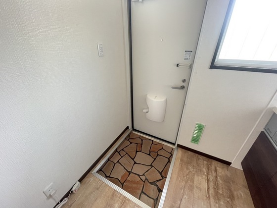 玄関　※別部屋の写真です