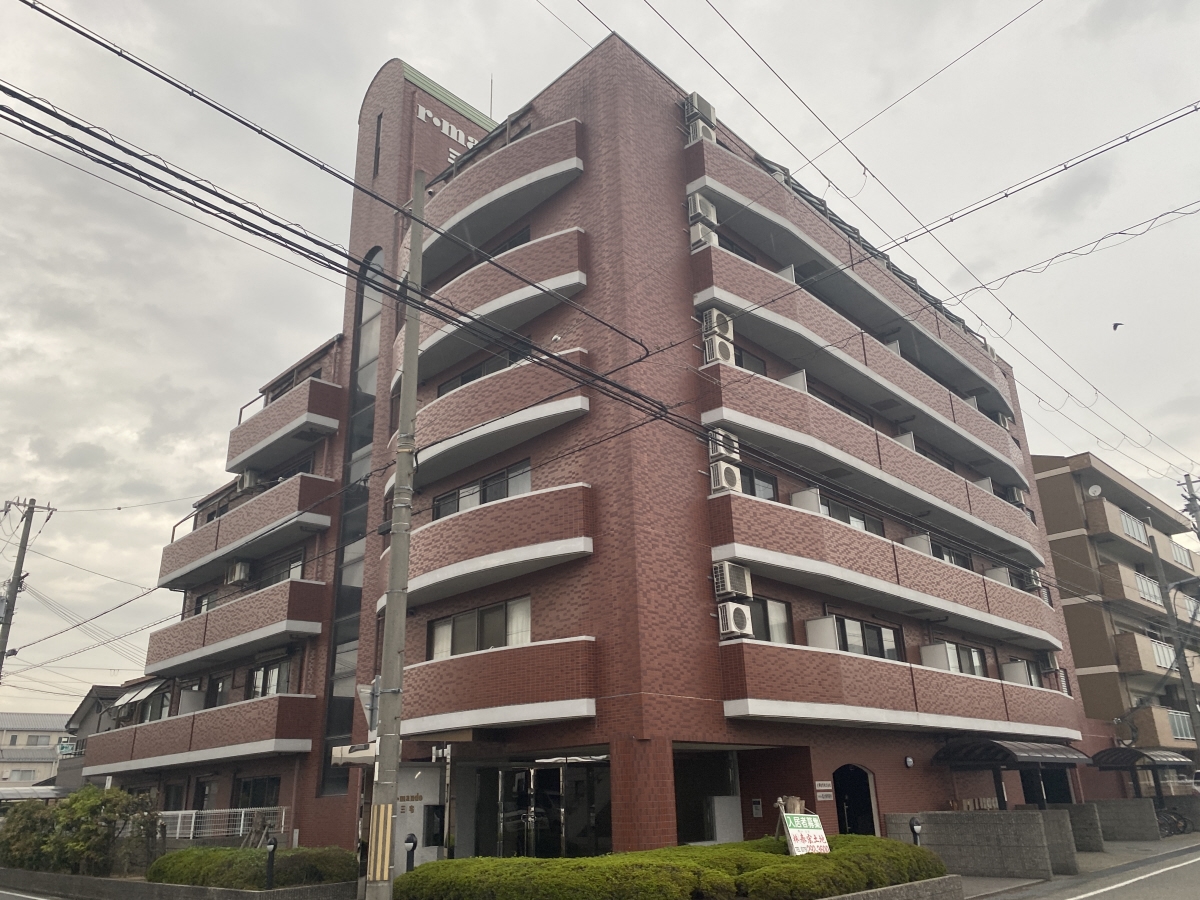 姫路市飾磨区三宅のマンションの建物外観