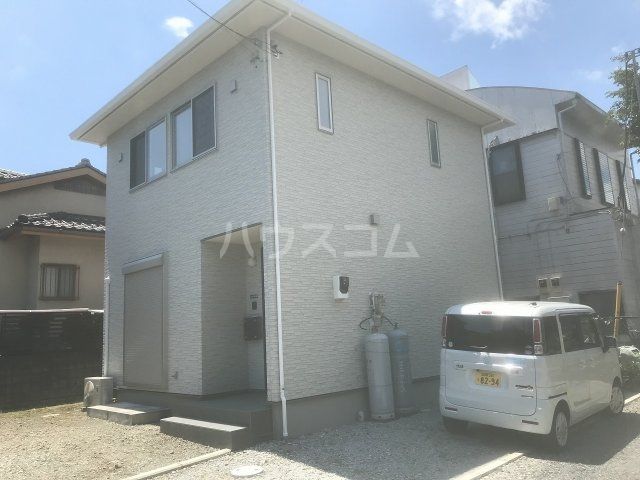 秦野市萩が丘戸建貸家Ｂ棟の建物外観