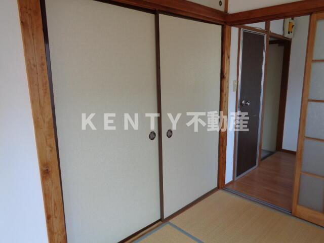 居室・リビング　明るい和室です