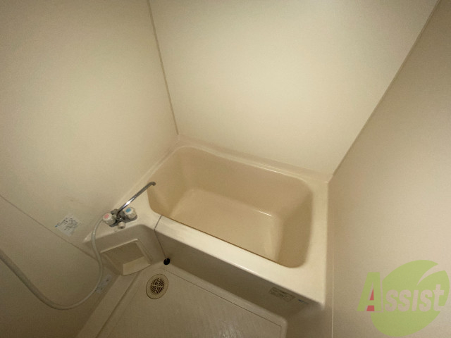 バス・シャワールーム　お風呂はトイレと別で落ち着きそうですね。