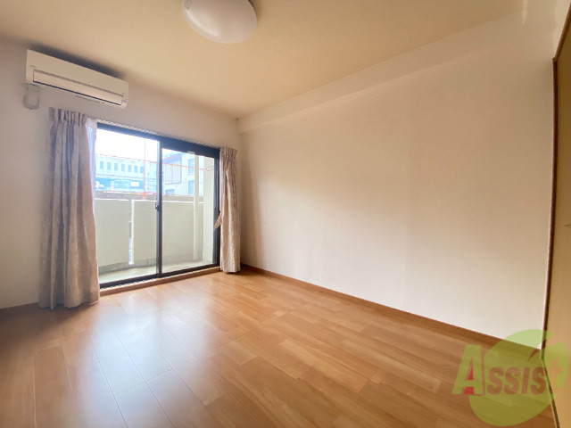 居室・リビング　広めのリビングでご家族にも嬉しいですね。