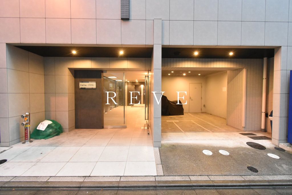 東京都千代田区神田錦町２（マンション）の賃貸物件の外観