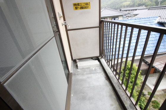 バルコニー　※他の号室になります。