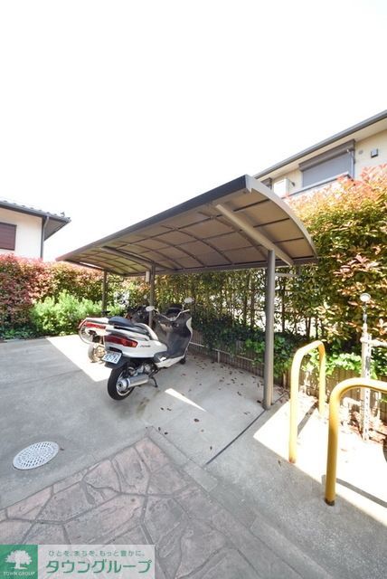 その他　屋根つきの駐輪場