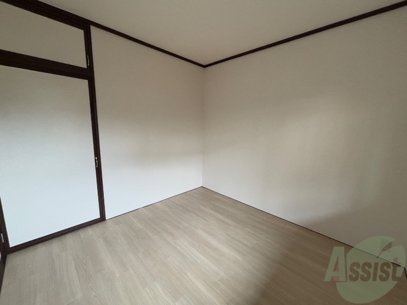 その他部屋・スペース　こちらは４．５帖の洋室です。寝室になりそうですね。