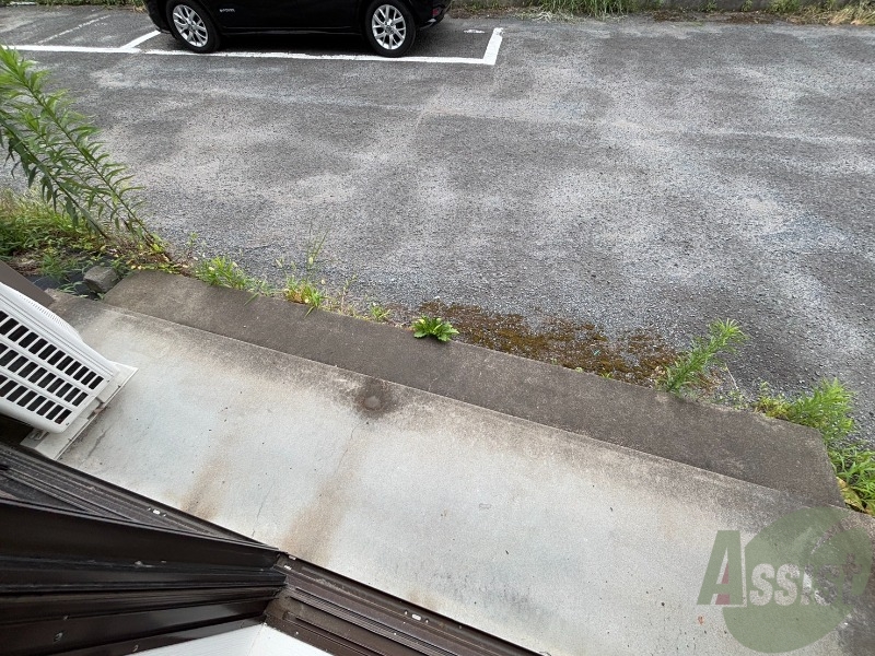 バルコニー　窓を開けるとこんな感じになっております。