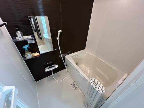 バス・シャワールーム　冷蔵庫、電子レンジ等リブマックス仕様の家具家電が入ります（賃