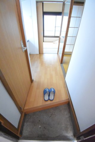 玄関　※他の室内写真です