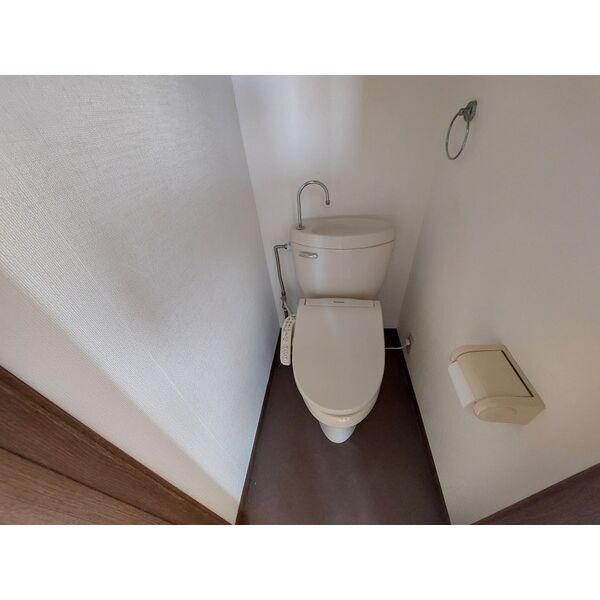 ＪＲ宇都宮線 宇都宮駅 徒歩15分 2階建 築31年のトイレ写真