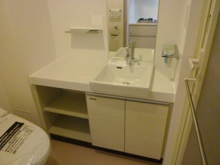 洗面設備　清潔感のあるトイレです
