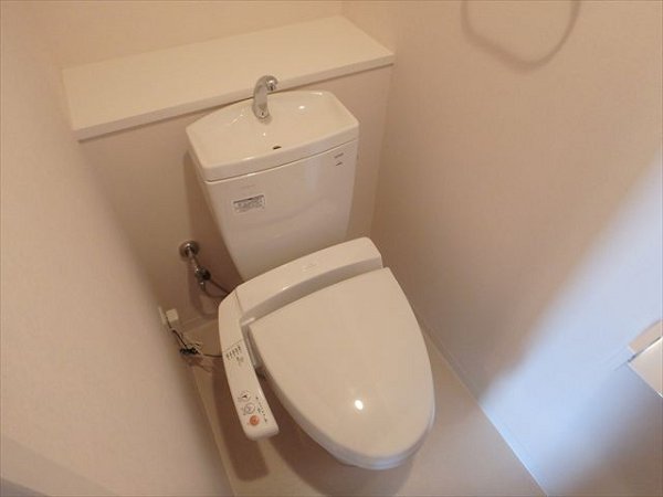 トイレ　温水洗浄便座