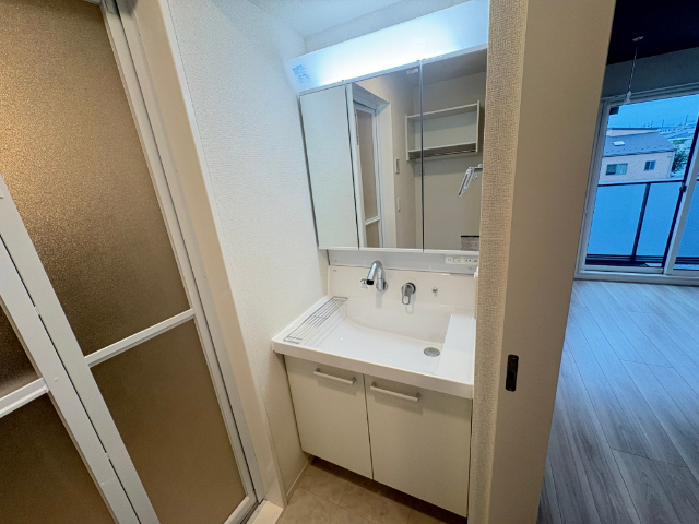 洗面設備　洗髪洗面化粧台になります。