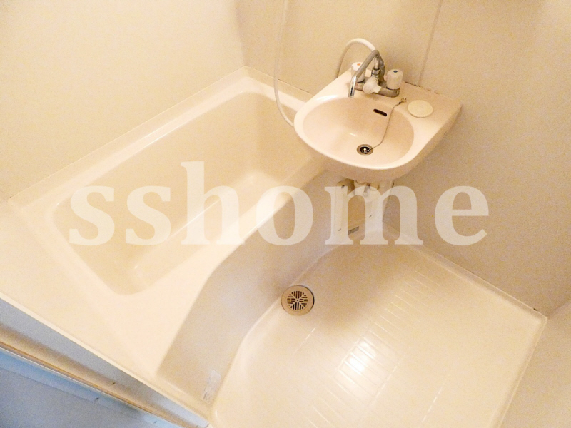 バス・シャワールーム　お風呂ひろびろ