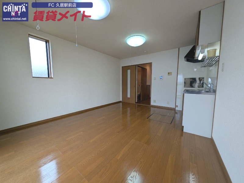 居室・リビング　別部屋参考写真です。