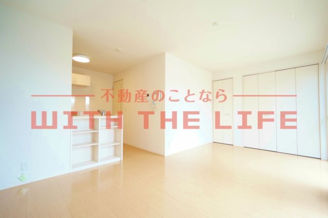 居室・リビング　こちらの居間で趣味の時間をお楽しみください