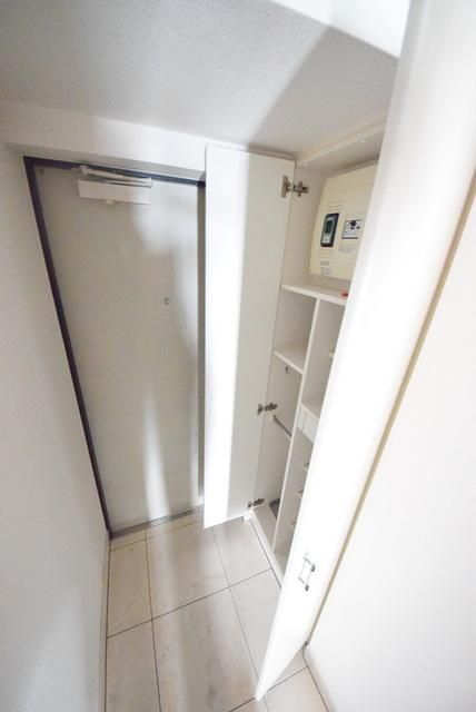 玄関　★靴箱付き玄関★