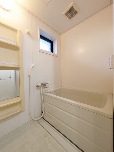 バス・シャワールーム　※クリーニング前写真