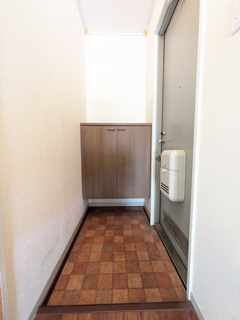 玄関　★玄関からお部屋が見渡しにくい作りです。