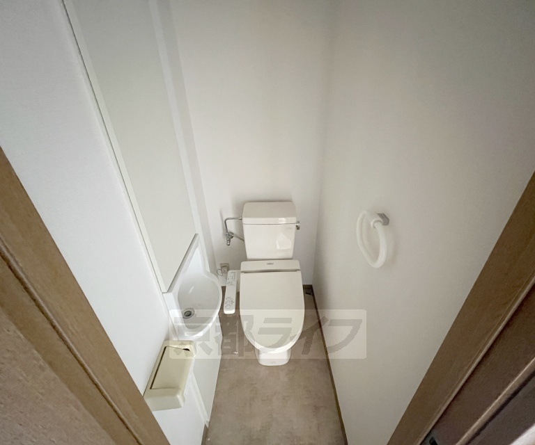 玄関　大きなシューズボックス付き。