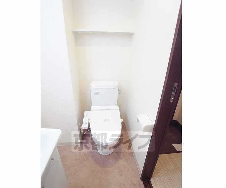 トイレ　ウォシュレットタイプです。