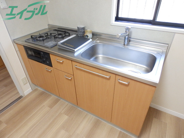 キッチン　同物件別部屋のお写真です。