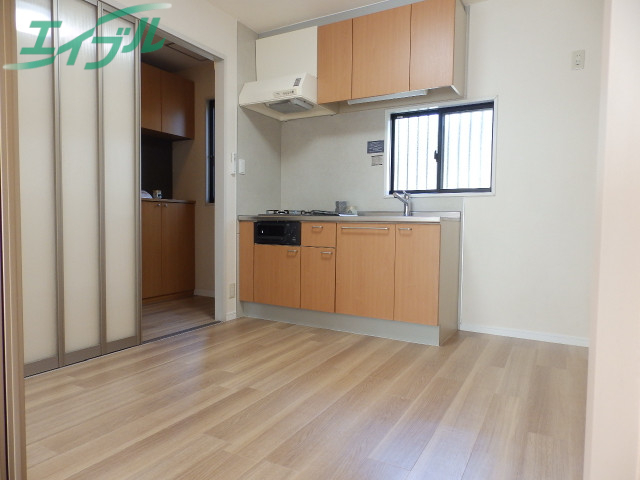 居室・リビング　同物件別部屋のお写真です。