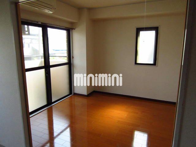 居室・リビング　明るく開放的です。