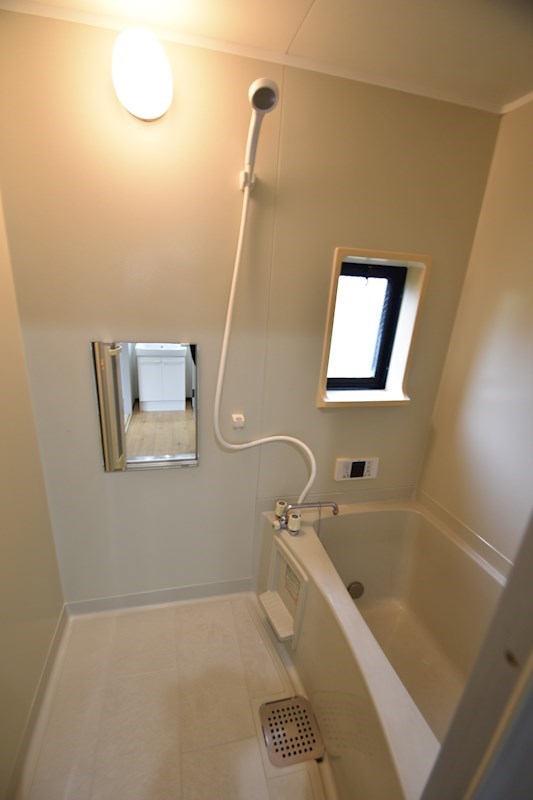 バス・シャワールーム　追い焚き風呂