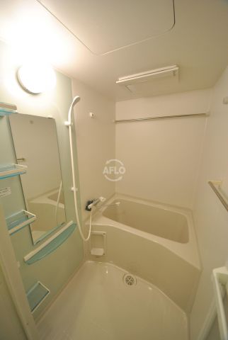 バス・シャワールーム　セレニテ北久宝寺　浴室換気乾燥暖房機付バスルーム