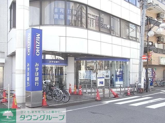 銀行　みずほ銀行（銀行）まで140m