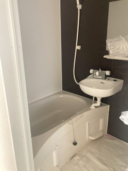 バス・シャワールーム　落ち着いた空間のお風呂です