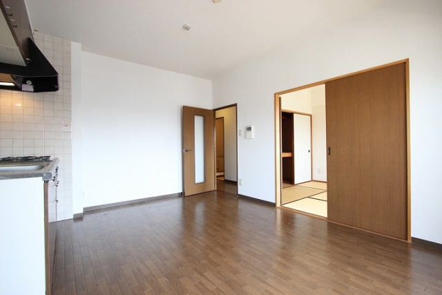 居室・リビング　写真は別号室のものです。