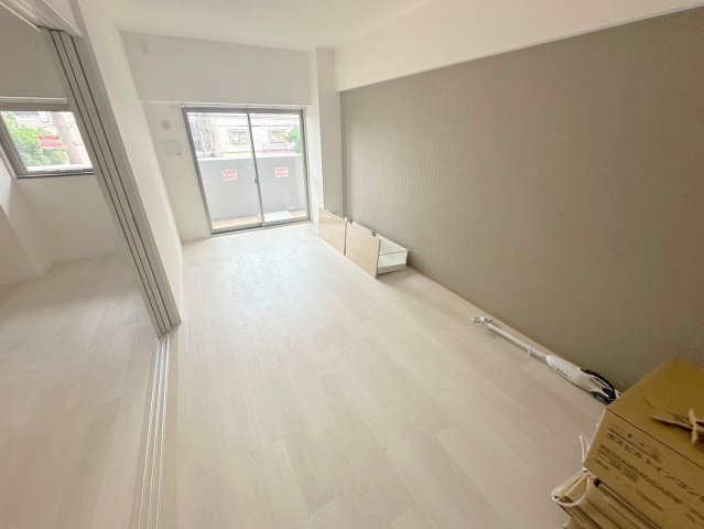 居室・リビング　明るく広々としたリビングです。