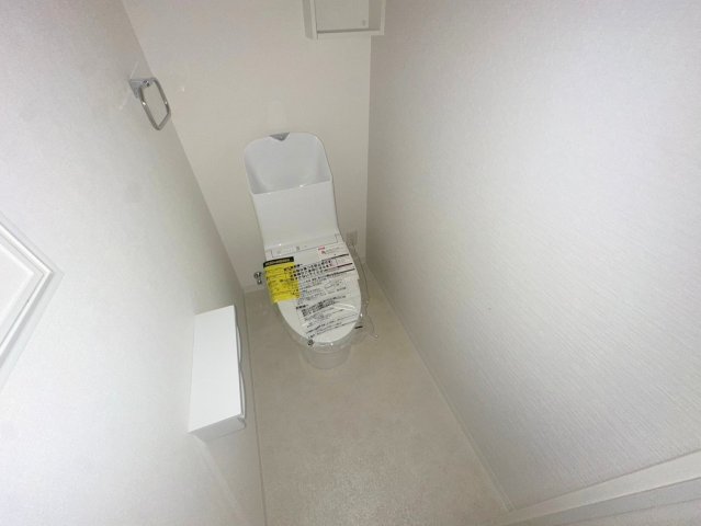 トイレ　綺麗なトイレにはウォシュレット標準装備です。