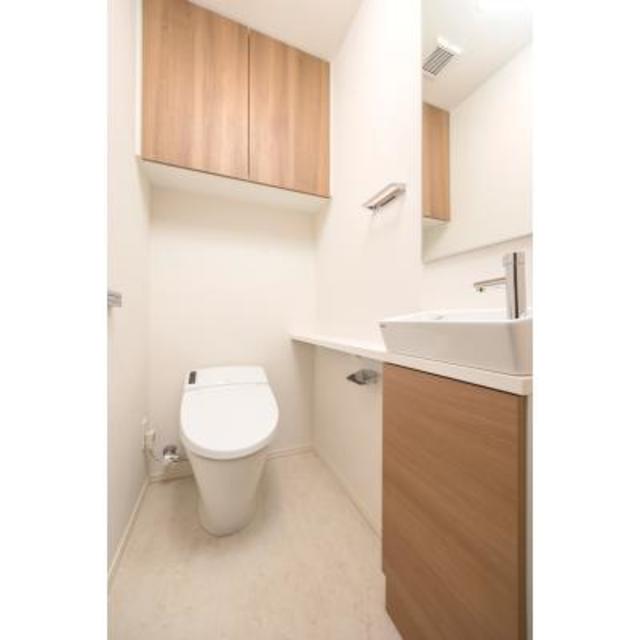 トイレ　※写真は同タイプ住戸です。